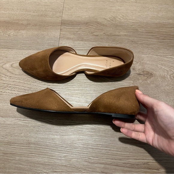 Pointed Toe Flats - Picture 5 of 5